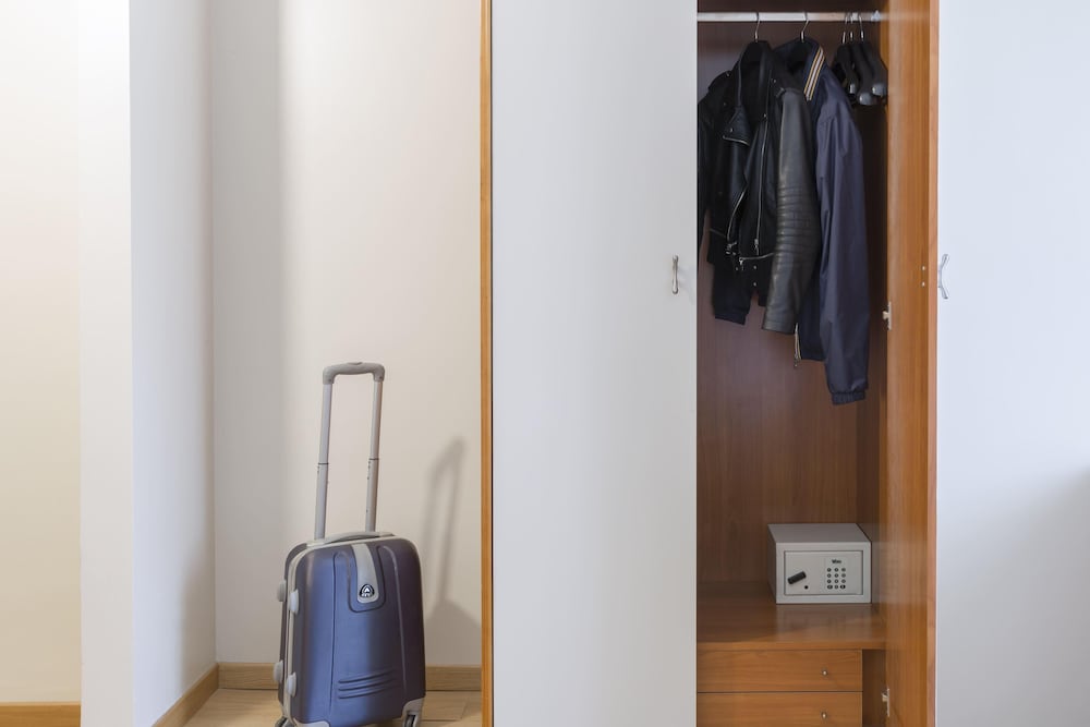 Triple Room, Multiple Beds, Non Smoking, Balcony - Photo 7