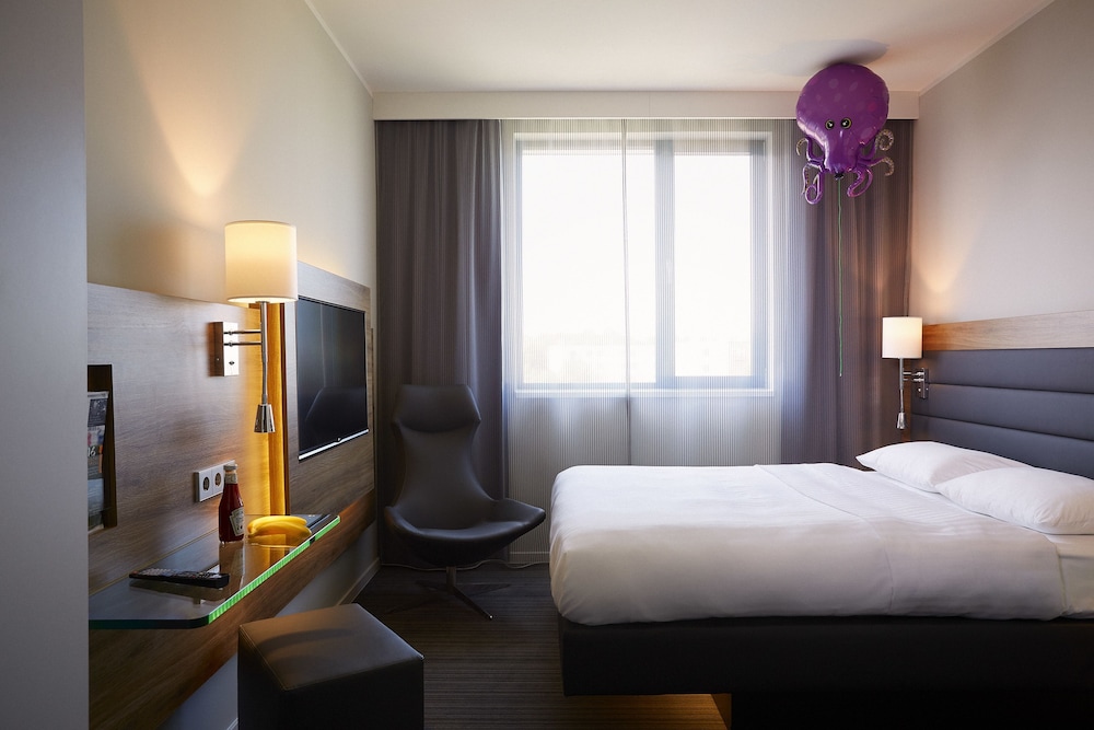 Room, 1 Queen Bed photo 2
