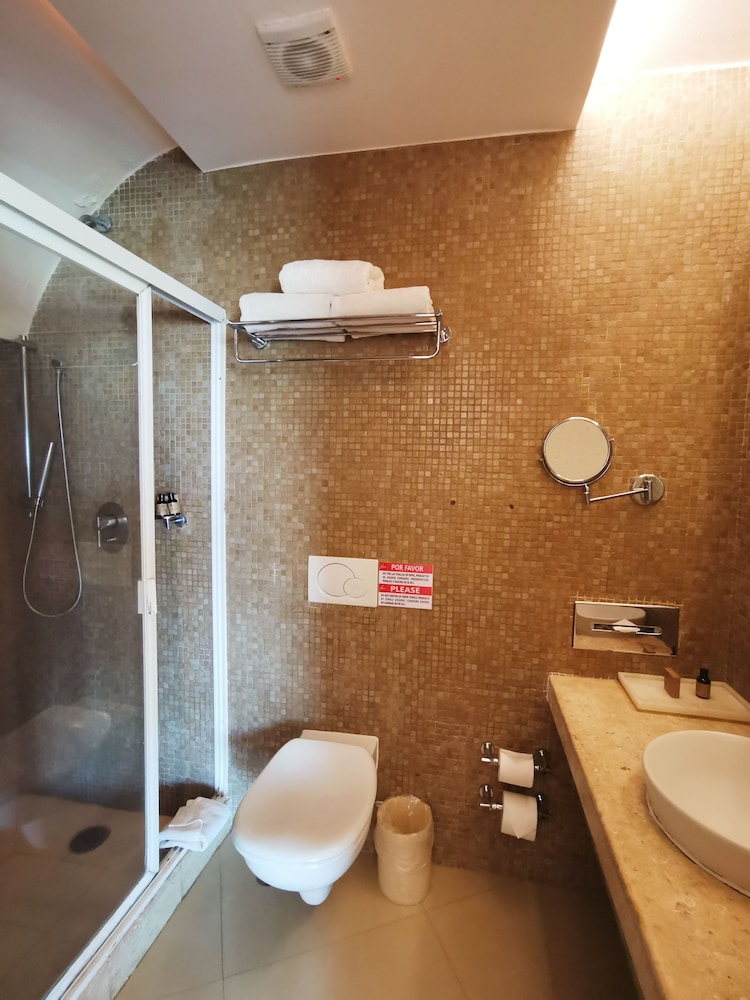 Standard Room - Photo 4