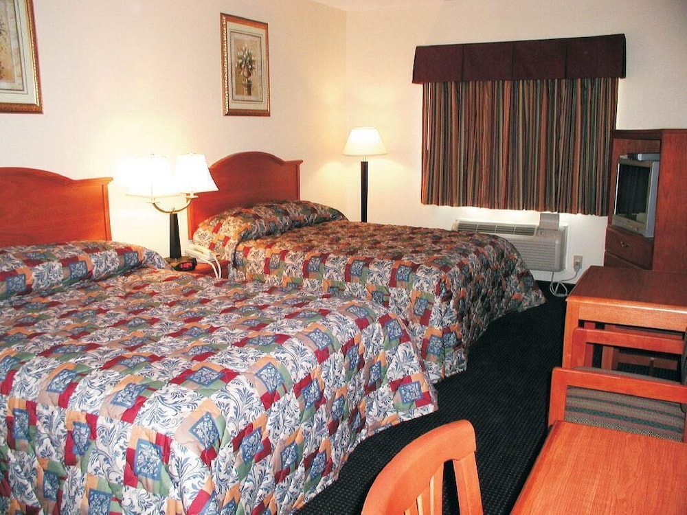 Suite, 2 Queen Beds, Non Smoking - Photo 3