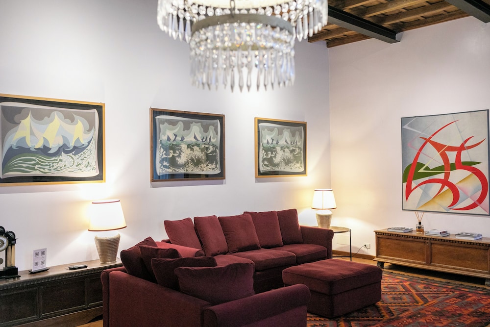 Premier Apartment, City View