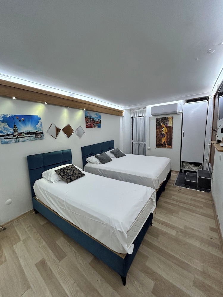 Standard Triple Room photo 2