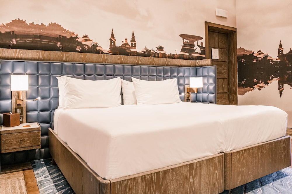 Grand Harbour View Suite