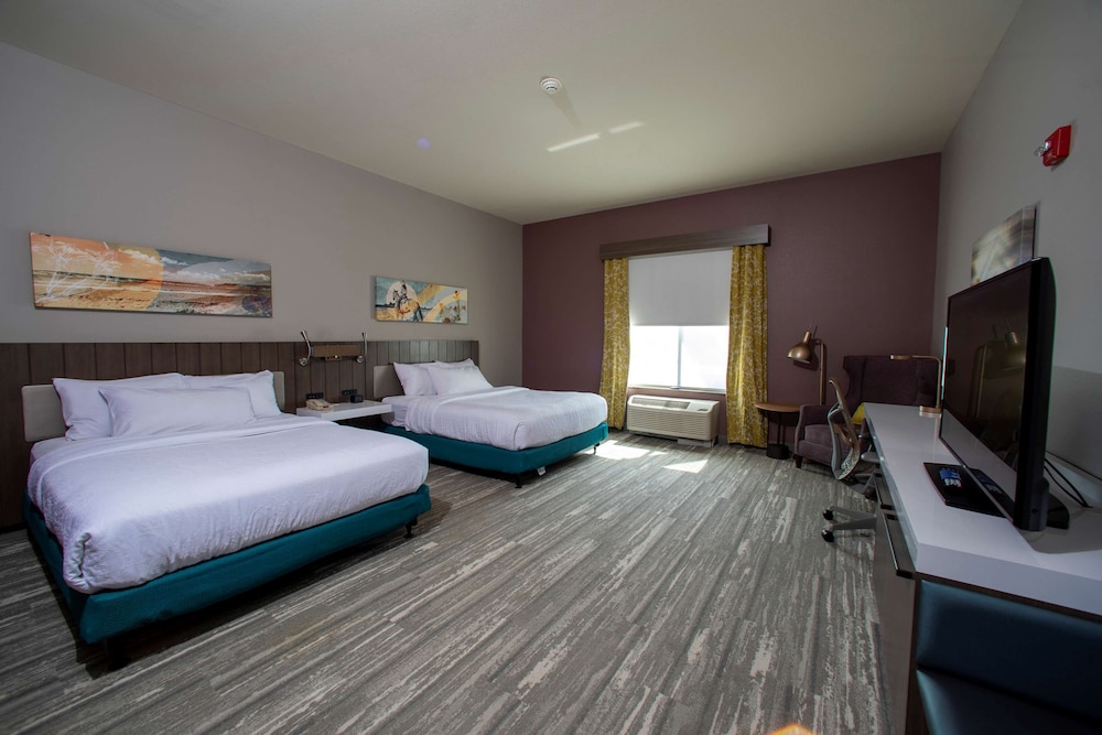 Room, 2 Queen Beds, Accessible (Roll-In Shower) - Photo 4