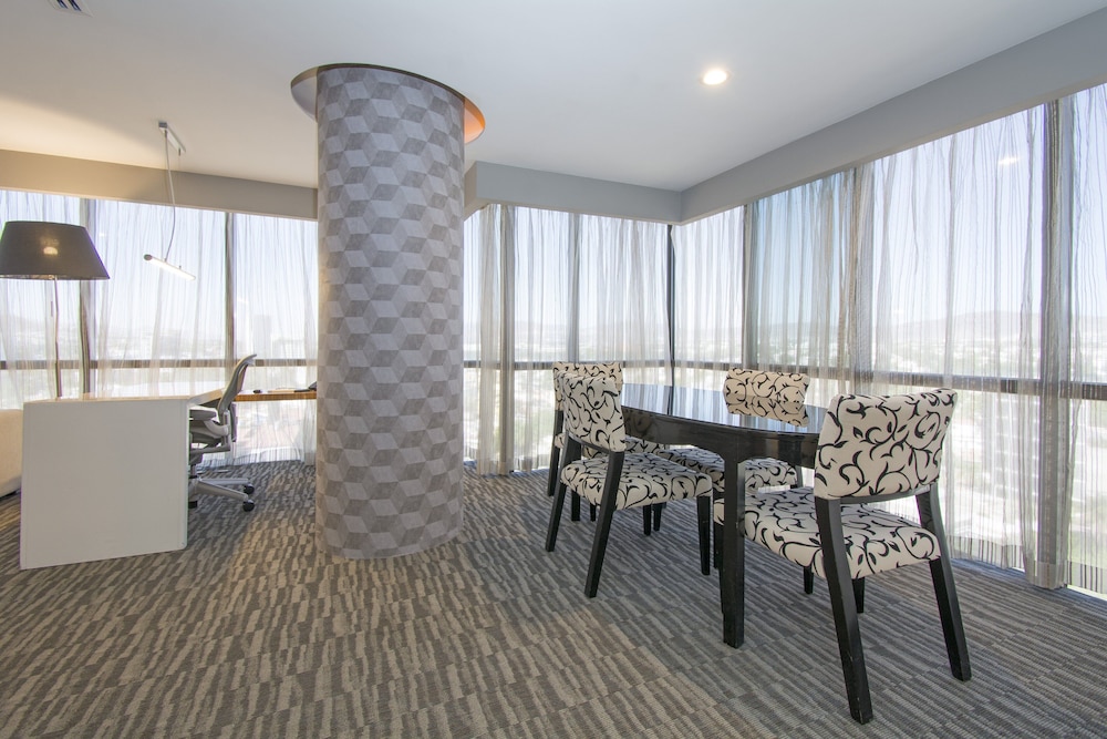 Suite, 1 Bedroom (Master)
