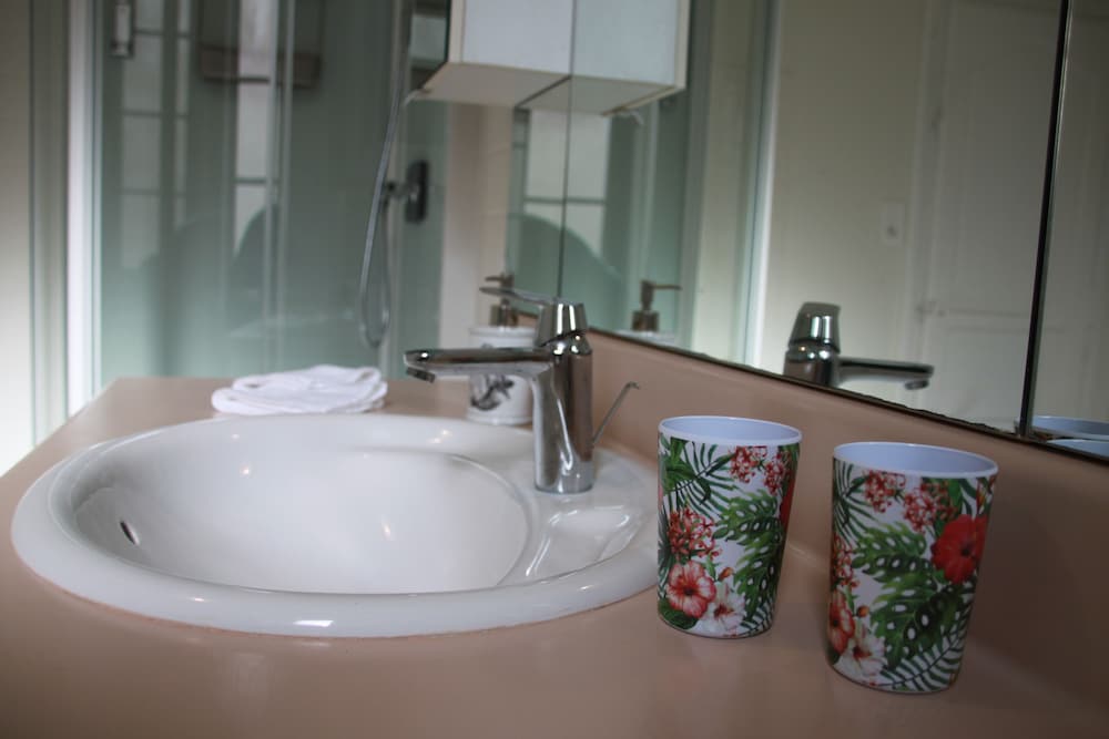 Family Quadruple Room (Pech de Berre) photo 3