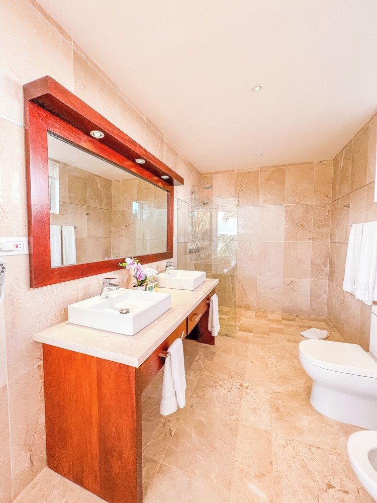 Exclusive Suite, 4 Bedrooms photo 3