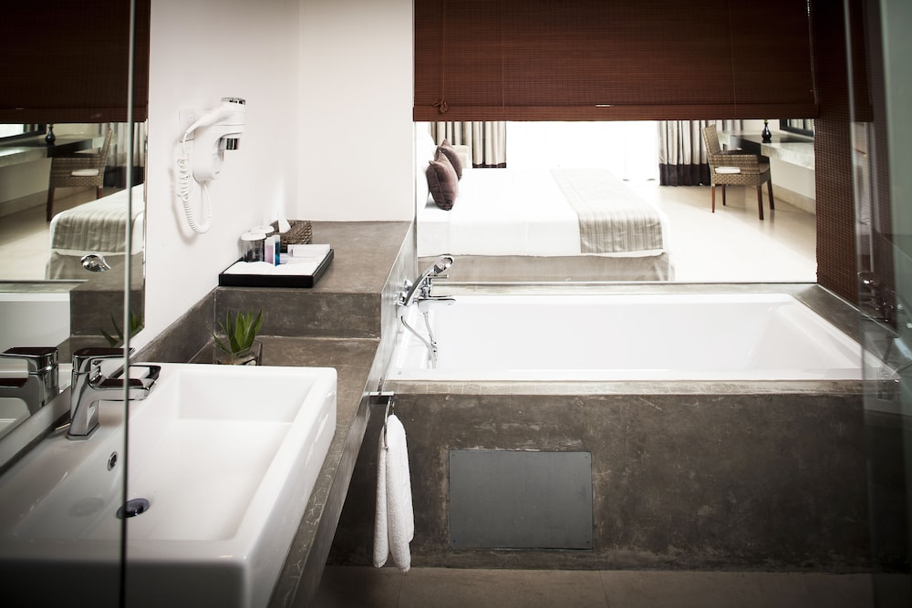 Executive Suite photo 3