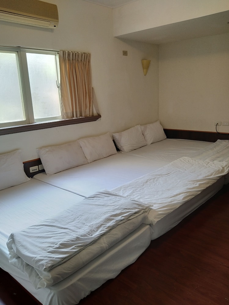 Basic Suite (A6) photo 1