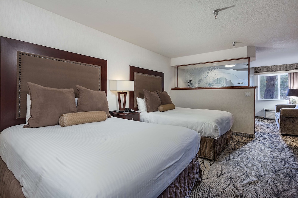 Deluxe Room, 2 Queen Beds, River View photo 1