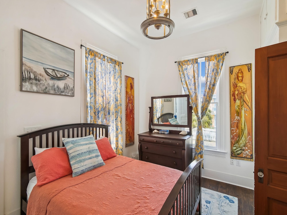 House (2 Bedrooms) photo 2