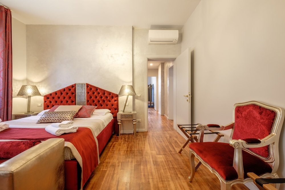 Luxury Apartment photo 3