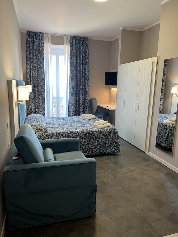Triple Room, Terrace, Sea View photo 1