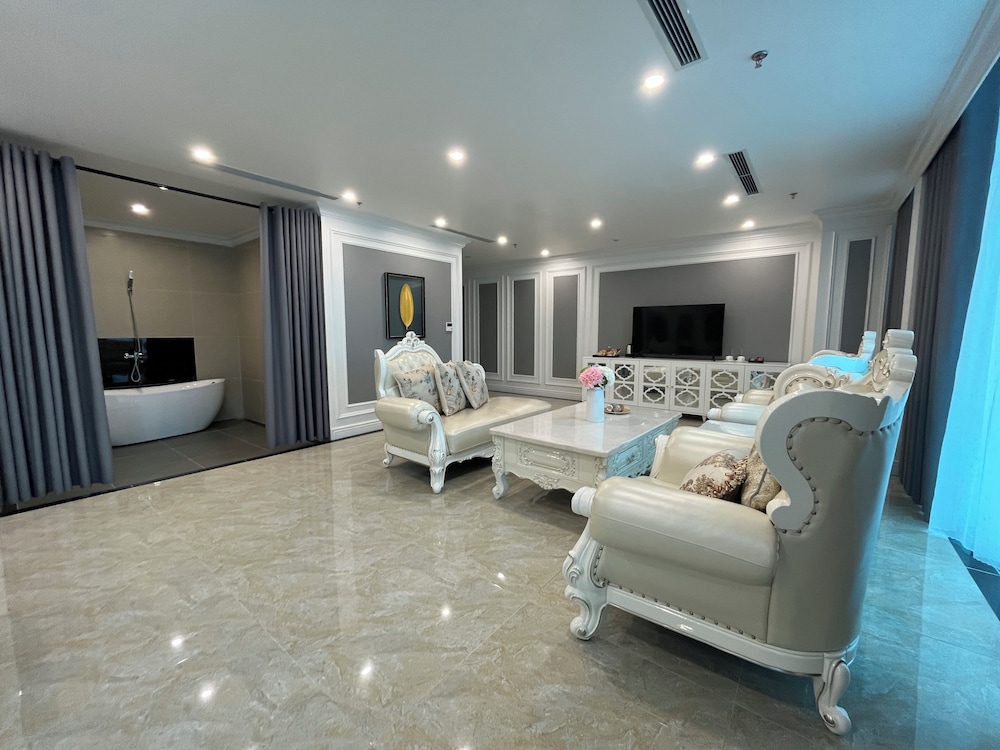 Exclusive Studio Suite, City View