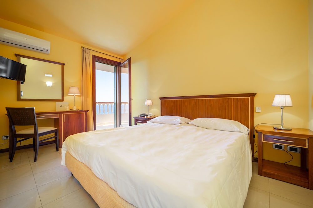 Classic Double Room, Sea View