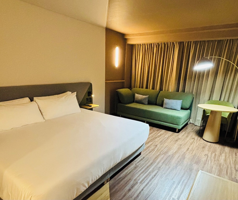 Superior King Room - Disability Acess