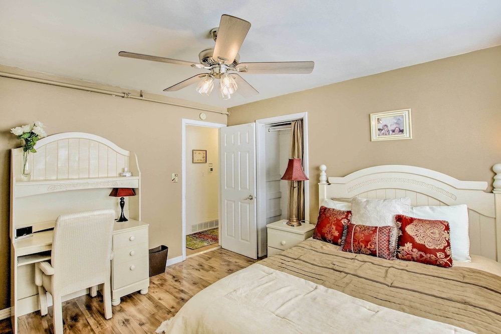 House (4 Bedrooms) photo 2