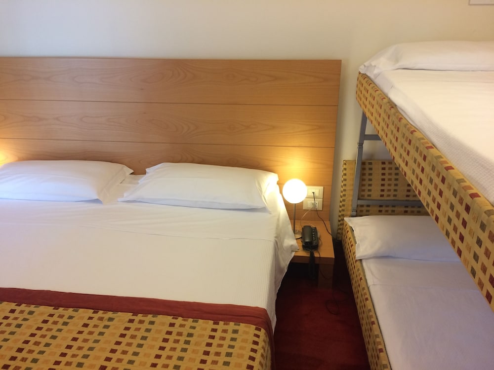 Superior Triple Room - Photo 6