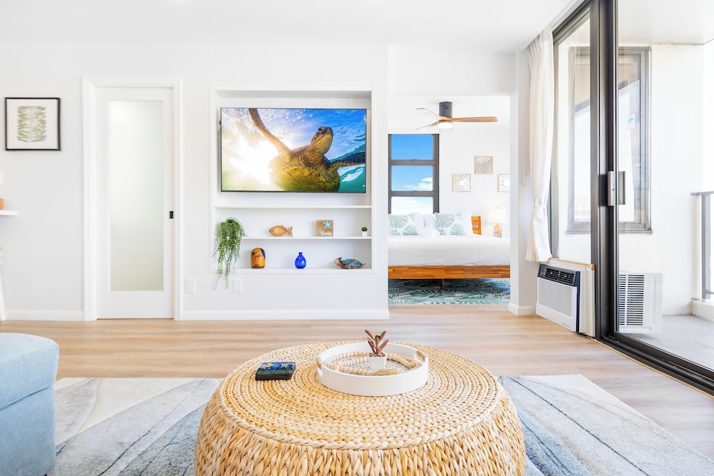 Premium Remodeled Condo with Ocean View and Parking: Premium Suite, 1 Bedroom, Air conditioning, Ocean View (0147) photo