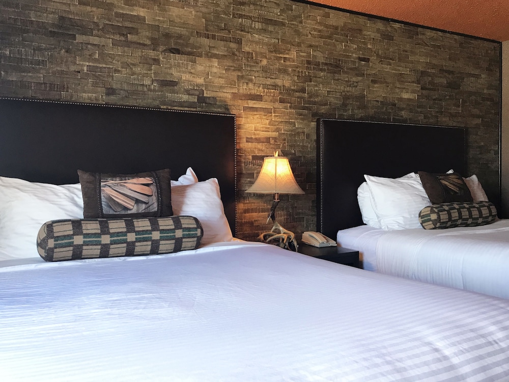 Deluxe Room, 2 Queen Beds photo 1