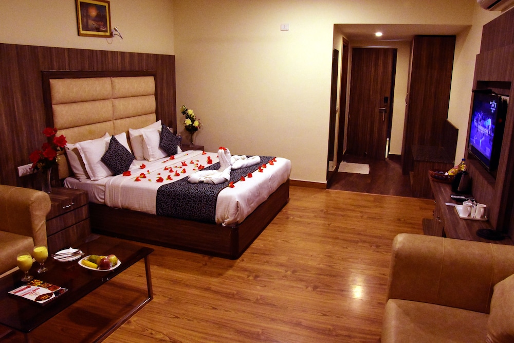 Honeymoon Room (with Banganga / Helipad Drop) photo 3