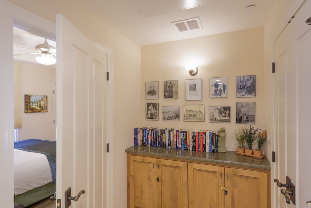 Condo, 1 Bedroom photo 3