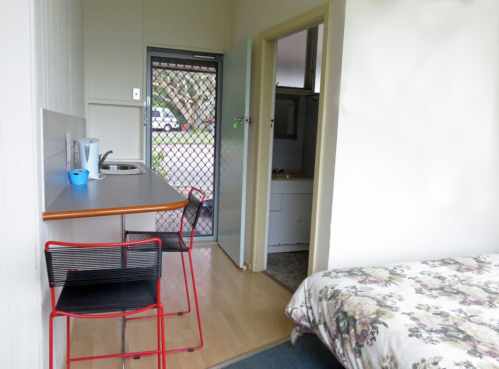 Standard Room, Non Smoking, Kitchenette (Double Room King-size bed) photo 3