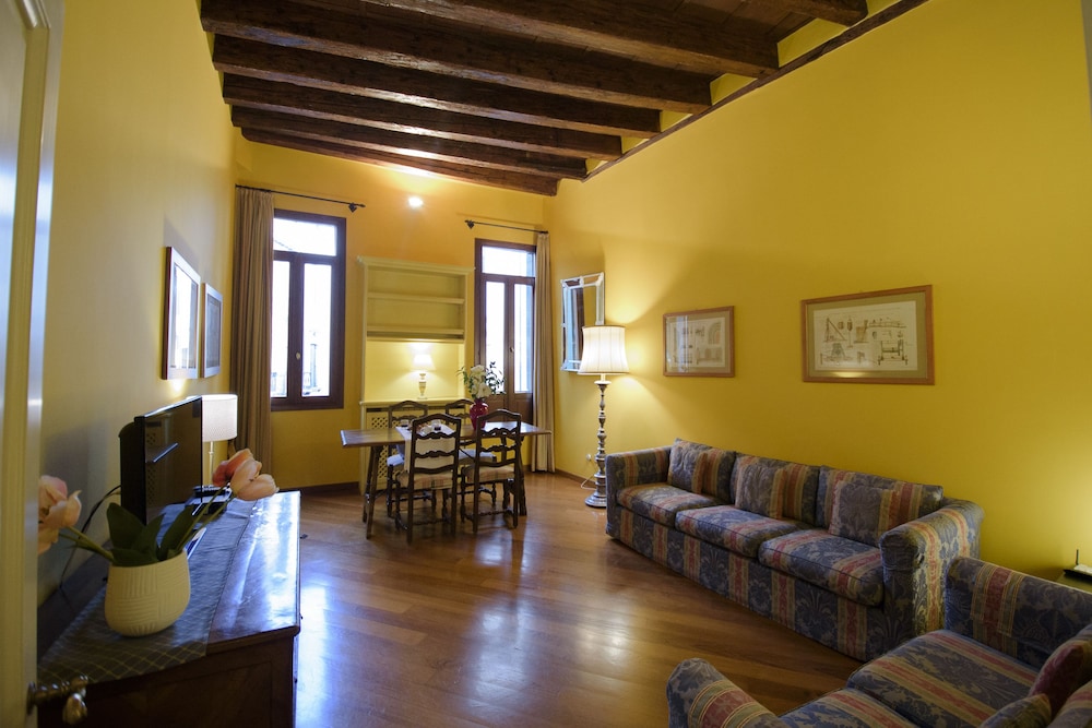 Apartment, 2 Bedrooms, Canal View (Fondamenta Tetta) photo 1