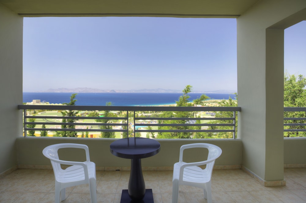 Double Room, Sea View - Photo 6