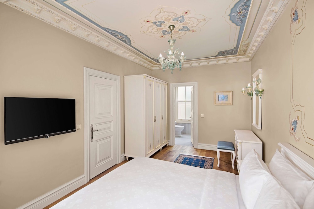 Luxury Villa thumbnail 6