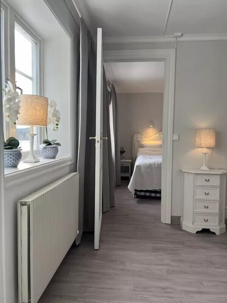 Deluxe Quadruple Room, Lake View photo 2