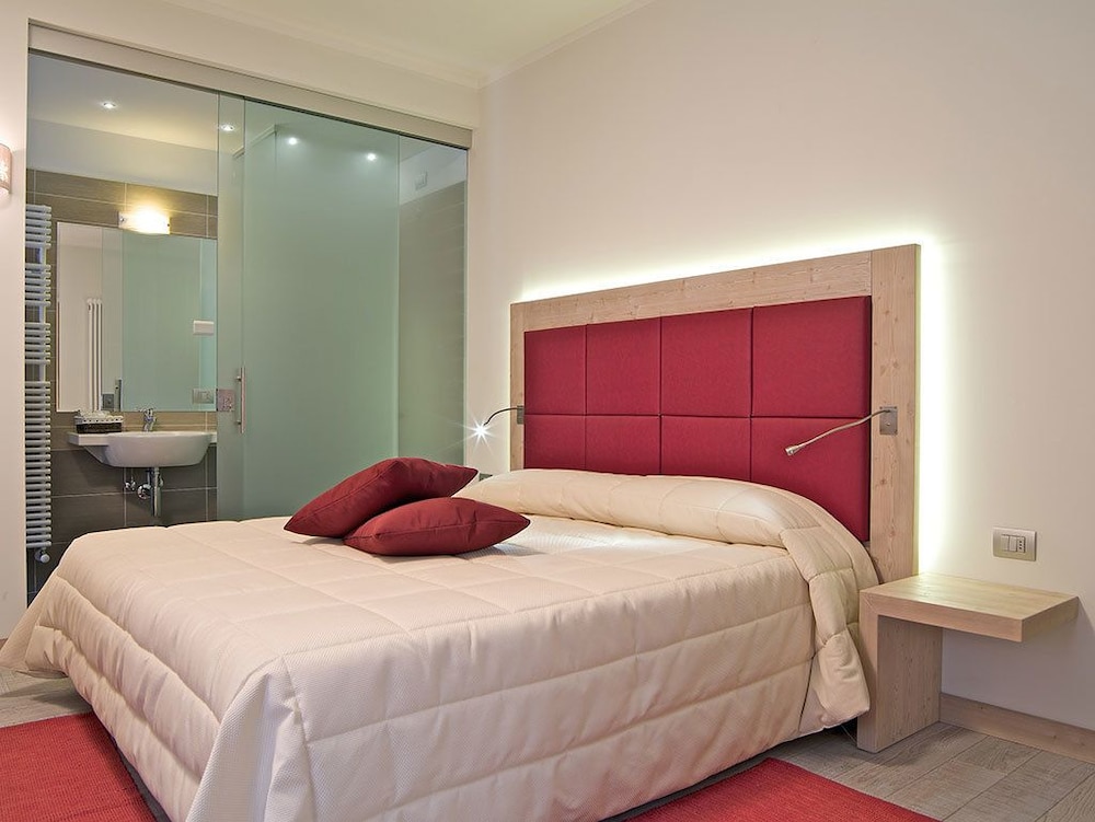 Standard Double Room, 1 Queen Bed