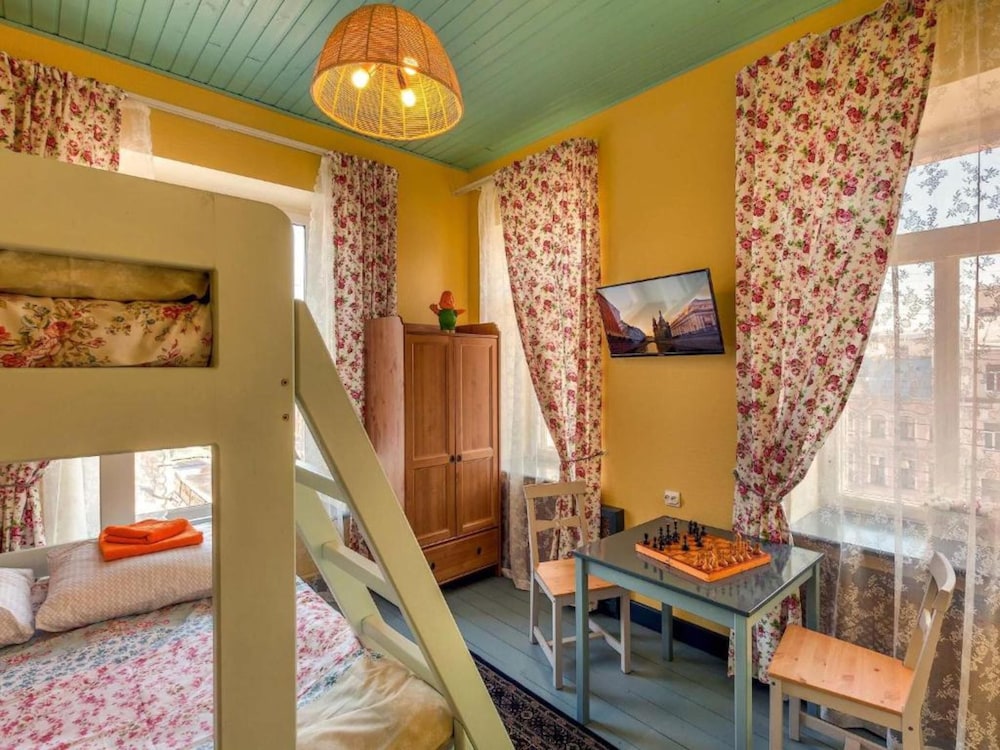 Standard Triple Room, Shared Bathroom, City View photo 3