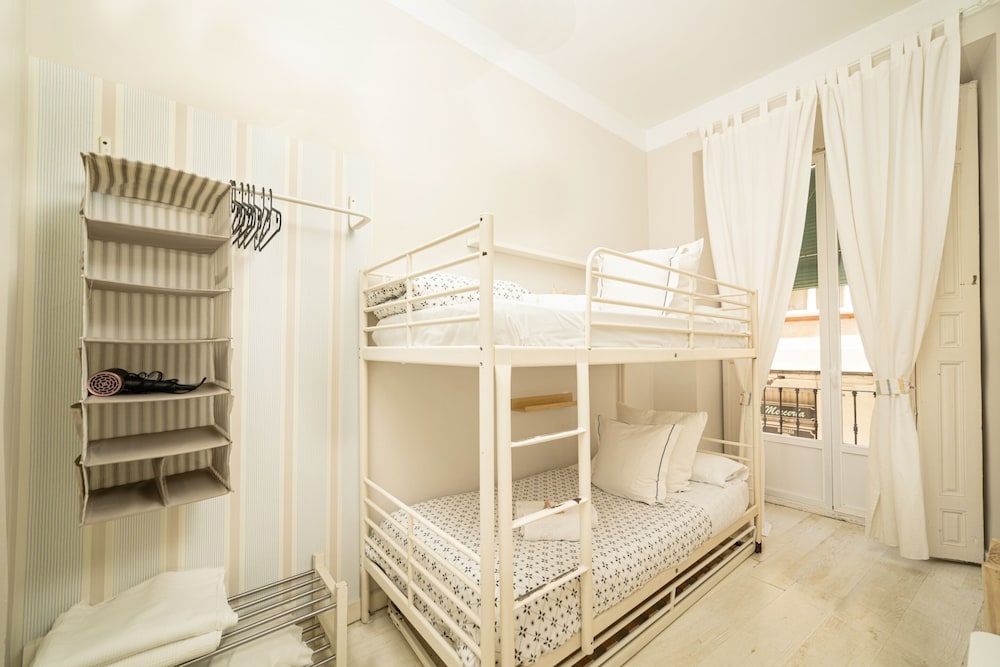 Standard Double Room, Private Bathroom (Habitación Literas Doble)