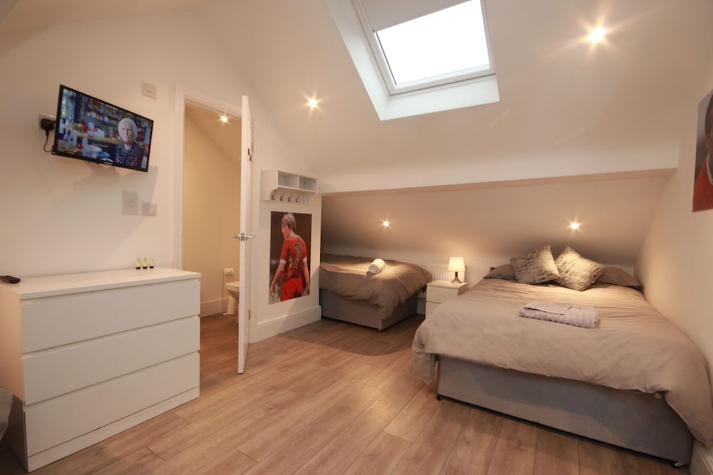 Room, Multiple Beds, Ensuite photo 1