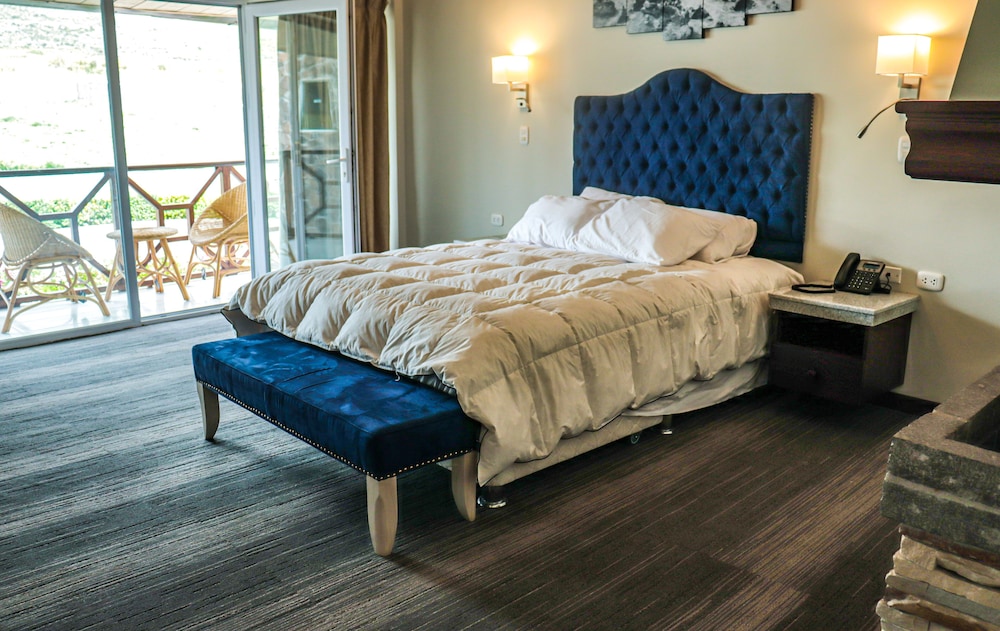 Premium Room, 1 Queen Bed, Jetted Tub, Mountain View photo 3