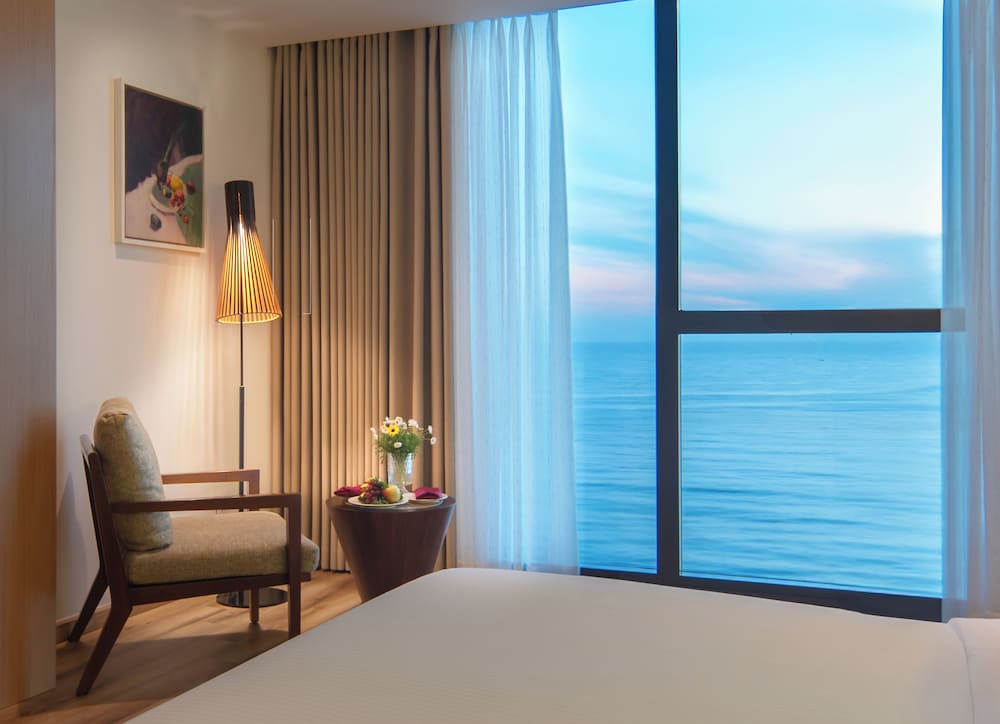 Family Connecting Ocean View Room thumbnail 6