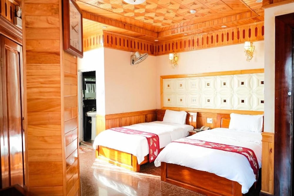 Standard Triple Room, City View photo 3