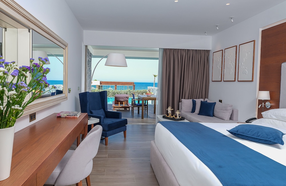 Blue Princess Villa 2 bedrooms, Sea View, Private pool, Outdoor whirlpool (two floors)