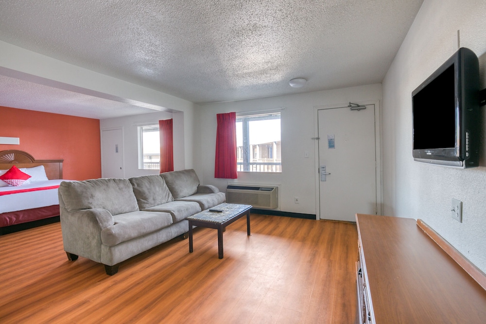 Suite, 1 King Bed, Non Smoking