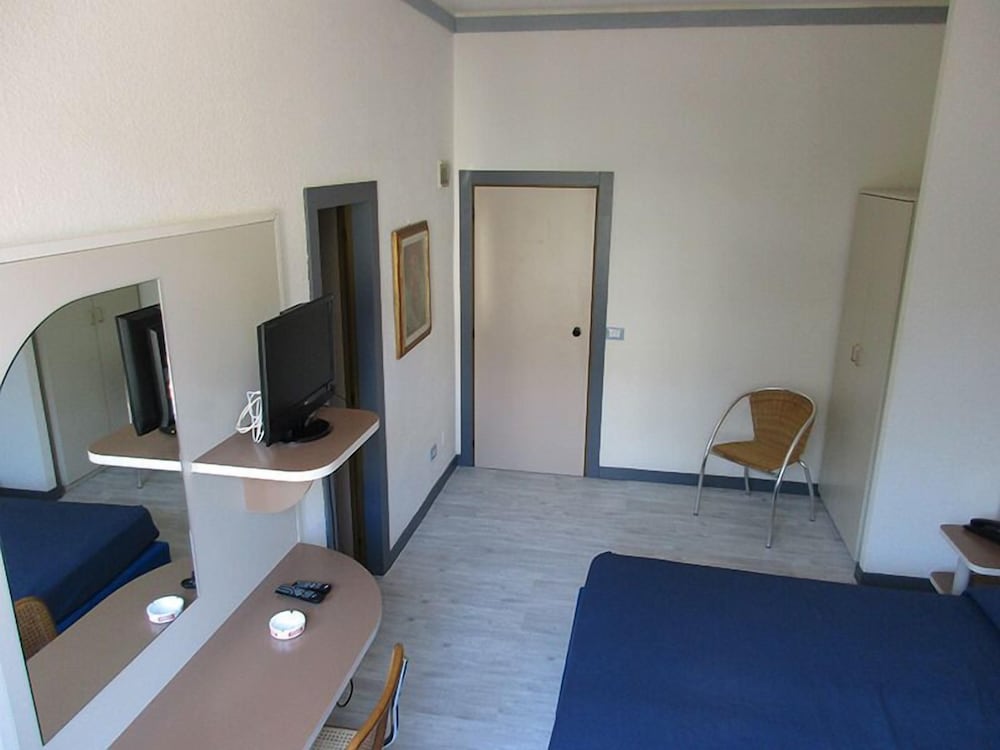 Double or Twin Room photo 1