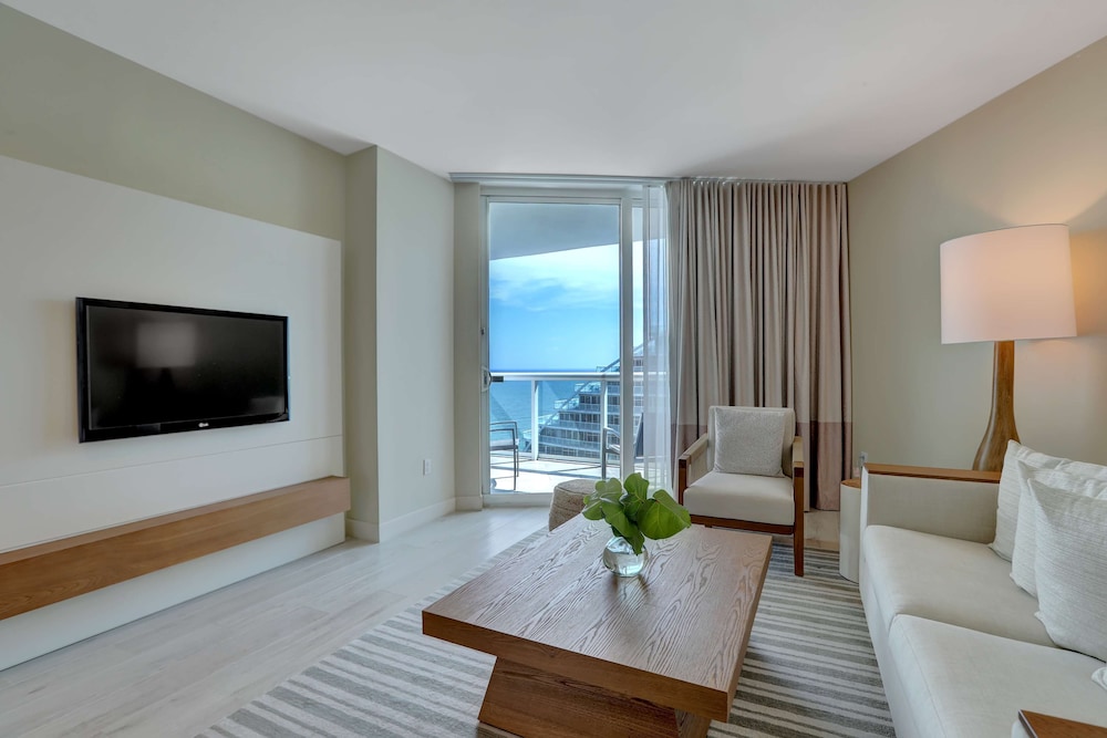 Suite, 1 King Bed, Accessible, Ocean View (Hearing) - Photo 5