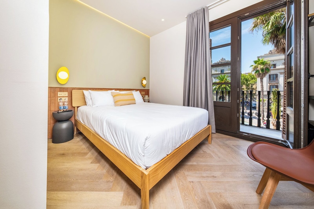 Deluxe Double Room, Balcony, City View