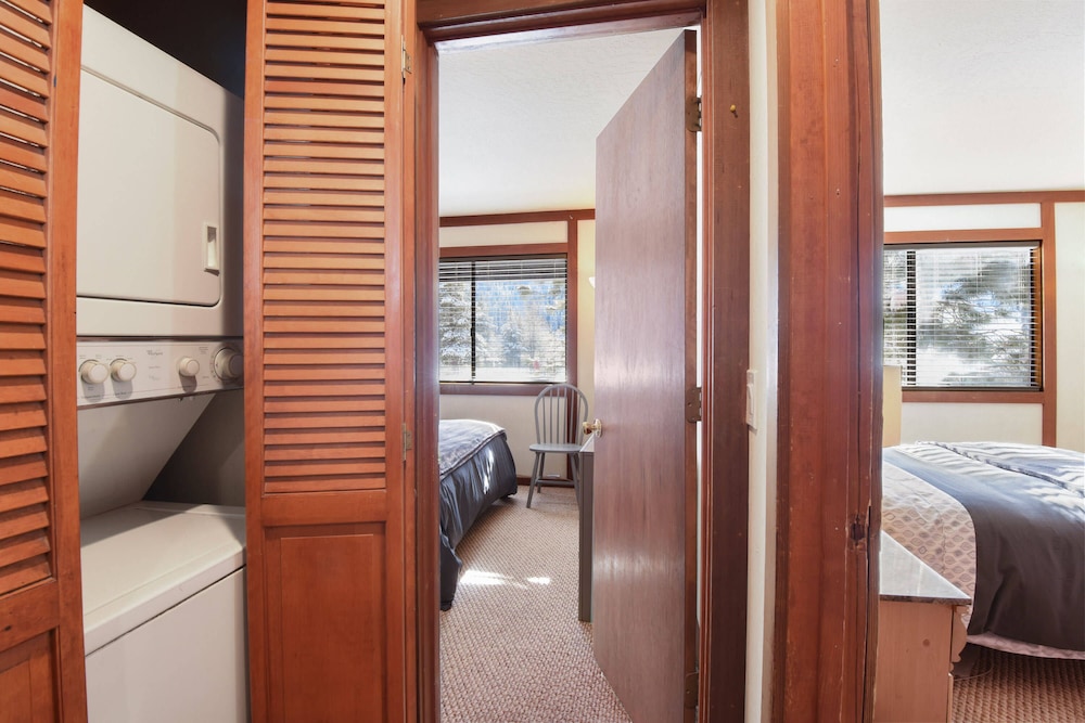 Townhome, 2 Queen Beds, Balcony, Mountain View (Valley View Bliss) photo 2