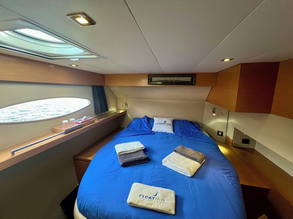 Deluxe Double Room, 1 Double Bed, Lake View (Pichette) photo 1