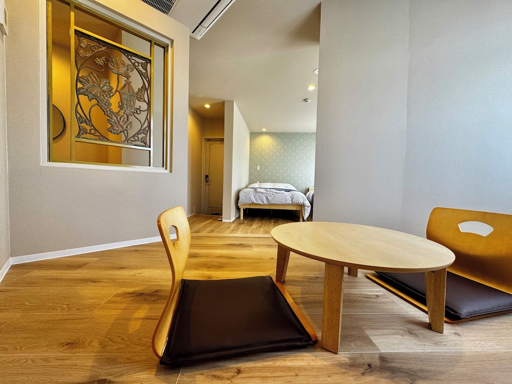 Deluxe Triple Room - Photo 11
