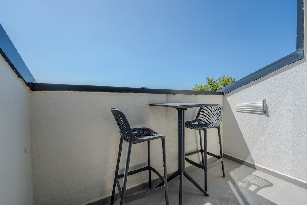 DELUXE ROOF ROOM SEA VIEW