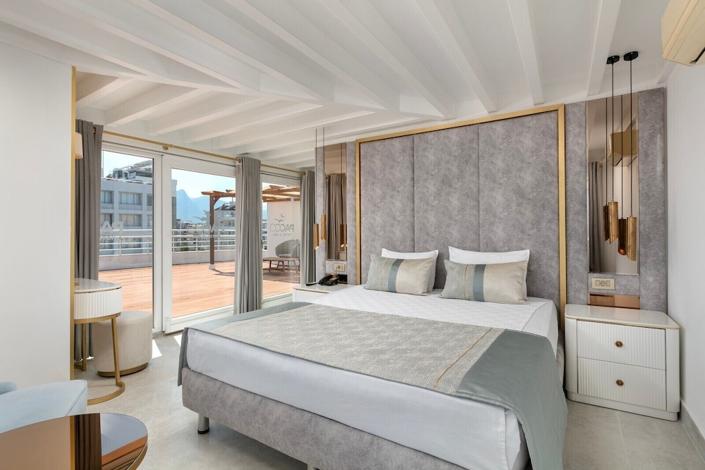 Mediterranean Suite with Panoramic Terrace