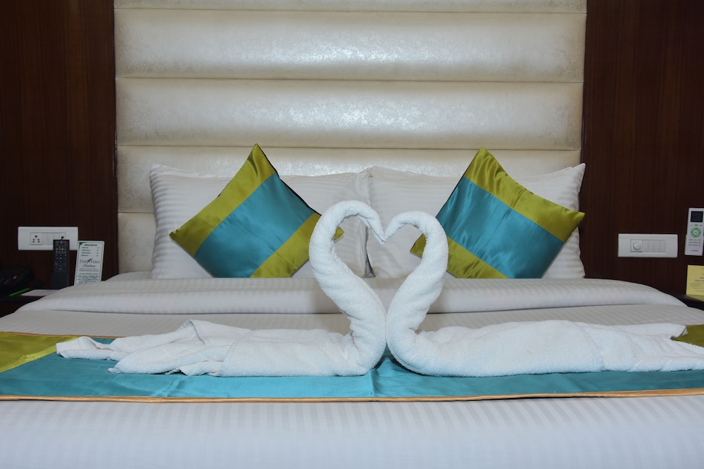 Hazel Suite - Photo 1