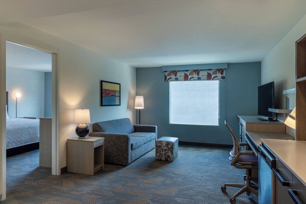 Suite, 1 Bedroom - Photo 1